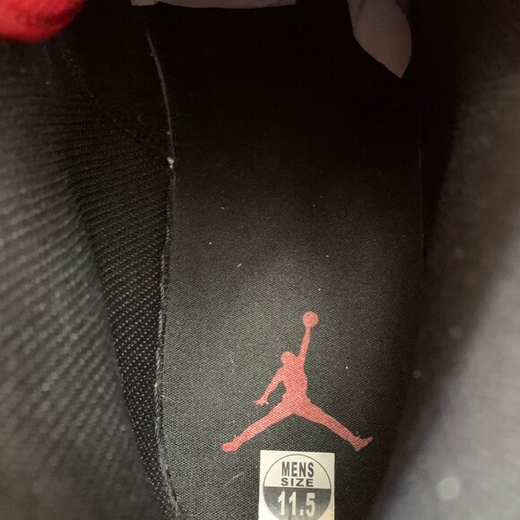 Nike Air Jordan 1  Mid 'Bred Toe'  Swoosh  Sneakers Sz.11.5 - Picture 6 of 7